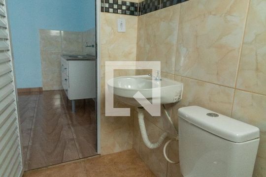 Banheiro de casa para alugar com 1 quarto, 30m² em Vila Mariana, Ferraz de Vasconcelos