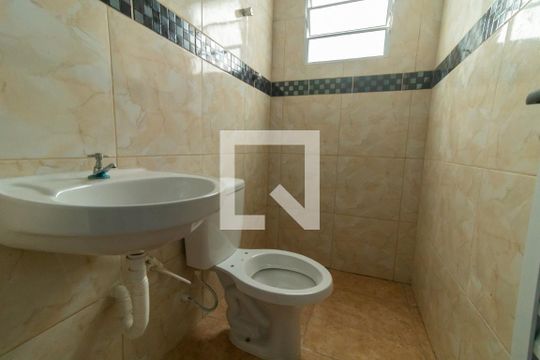 Banheiro de casa para alugar com 1 quarto, 30m² em Vila Mariana, Ferraz de Vasconcelos