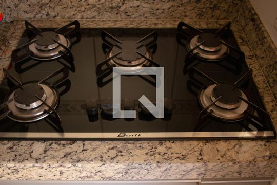 Detalhe da cozinha de casa para alugar com 2 quartos, 75m² em Ressaca, Contagem