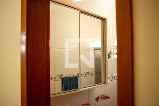 Banheiro Social de casa para alugar com 2 quartos, 75m² em Ressaca, Contagem