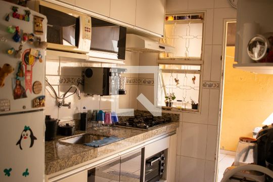 cozinha de casa para alugar com 2 quartos, 75m² em Ressaca, Contagem
