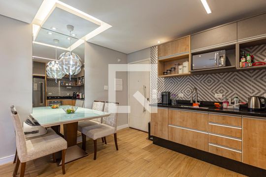 Cozinha de apartamento à venda com 2 quartos, 87m² em Vila Pires, Santo André
