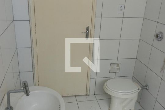 Banheiro de kitnet/studio para alugar com 1 quarto, 38m² em Consolação, São Paulo