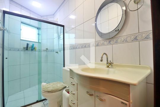 Banheiro do Quarto 1 - Suíte de casa à venda com 3 quartos, 160m² em Vila São Pedro, Santo André