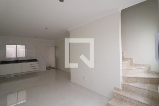Sala  de casa de condomínio para alugar com 2 quartos, 60m² em Vila Isolina Mazzei, São Paulo