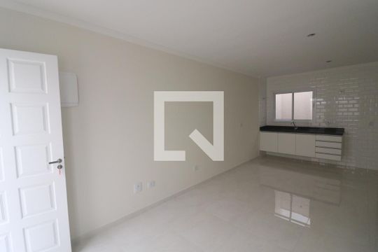 Sala  de casa de condomínio para alugar com 2 quartos, 60m² em Vila Isolina Mazzei, São Paulo