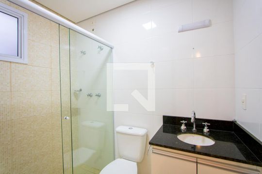 Banheiro do quarto 1 de apartamento para alugar com 3 quartos, 114m² em Vila Alice, Santo André
