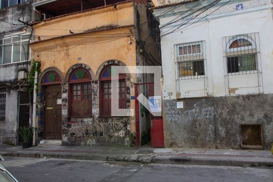 Fachada - Plaquinha de casa para alugar com 2 quartos, 200m² em Cidade Nova, Rio de Janeiro