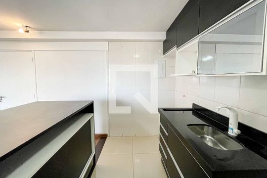 Cozinha de apartamento à venda com 1 quarto, 49m² em Vila Celeste, São Paulo