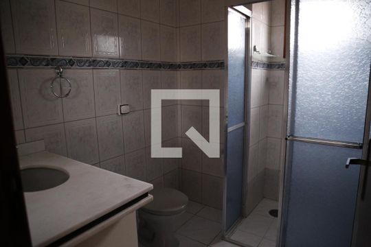 Banheiro Social de casa à venda com 3 quartos, 152m² em Piqueri, São Paulo