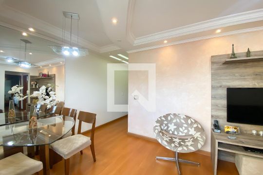 Sala de apartamento à venda com 2 quartos, 65m² em Bussocaba, Osasco