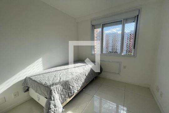 Quarto 1 de apartamento para alugar com 2 quartos, 55m² em Anil, Rio de Janeiro