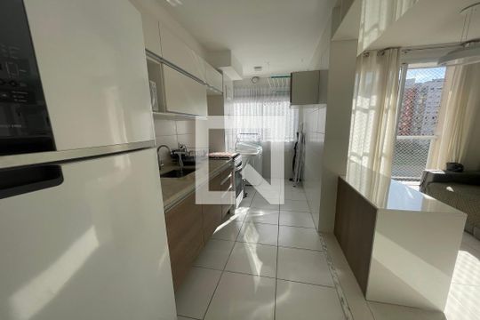 Cozinha de apartamento para alugar com 2 quartos, 55m² em Anil, Rio de Janeiro