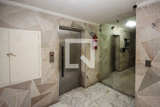 Hall de entrada de apartamento para alugar com 2 quartos, 59m² em Quinta da Paineira, São Paulo