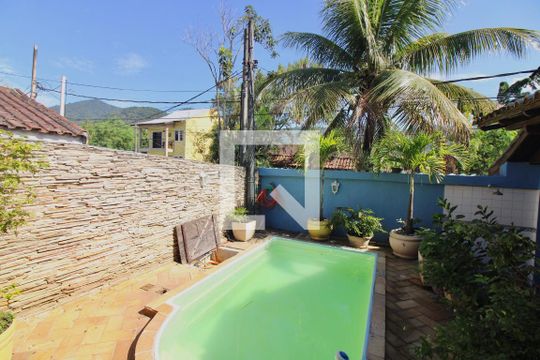 Piscina de casa de condomínio à venda com 3 quartos, 190m² em Vargem Grande, Rio de Janeiro
