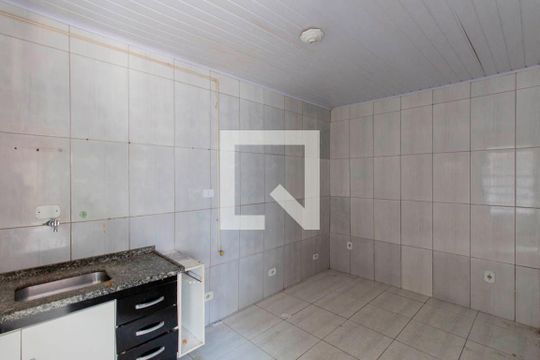 Cozinha de casa para alugar com 2 quartos, 70m² em Vila Nhocuné, São Paulo