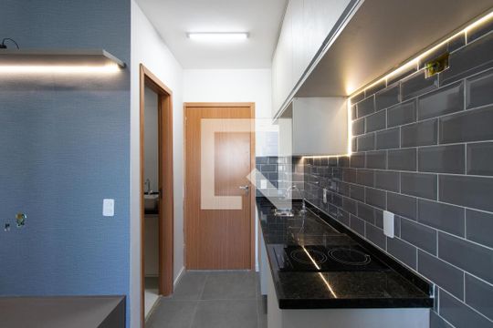 Cozinha de kitnet/studio à venda com 1 quarto, 28m² em Vila Mazzei, São Paulo