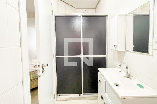 Banheiro de apartamento à venda com 0 quarto, 30m² em Centro, São Leopoldo