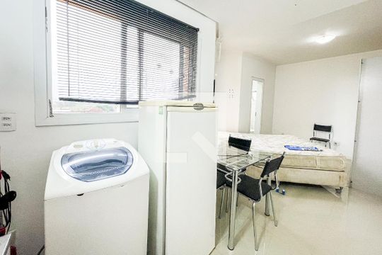 Apartamento à venda com 0 quarto, 30m² em Centro, São Leopoldo