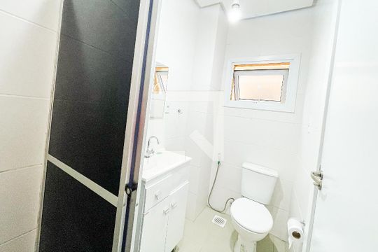 Banheiro de apartamento à venda com 0 quarto, 30m² em Centro, São Leopoldo