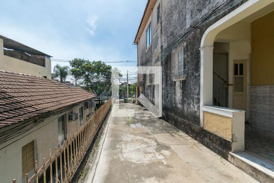 Área comum de acesso de apartamento para alugar com 3 quartos, 80m² em Penha Circular, Rio de Janeiro