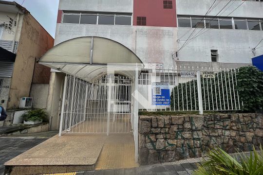 Fachada de apartamento para alugar com 2 quartos, 55m² em Sumarezinho, São Paulo