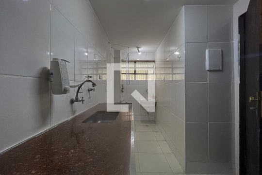 Cozinha de apartamento para alugar com 2 quartos, 55m² em Sumarezinho, São Paulo