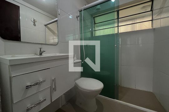 Banheiro de apartamento para alugar com 2 quartos, 55m² em Sumarezinho, São Paulo