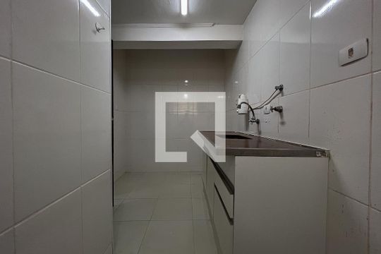 Cozinha de apartamento para alugar com 2 quartos, 55m² em Sumarezinho, São Paulo