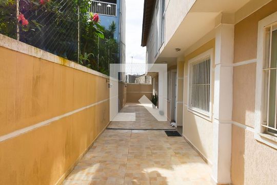 Área comum de casa de condomínio à venda com 2 quartos, 60m² em Vila Nilo, São Paulo