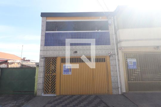 Fachada  de casa à venda com 5 quartos, 235m² em Jardim Centenario, São Paulo
