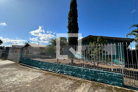 Fachada de casa à venda com 2 quartos, 180m² em Jardim América, São Leopoldo