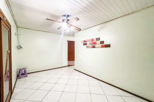 Sala de casa à venda com 2 quartos, 109m² em Morro do Espelho, São Leopoldo