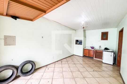 Garagem de casa à venda com 2 quartos, 109m² em Morro do Espelho, São Leopoldo