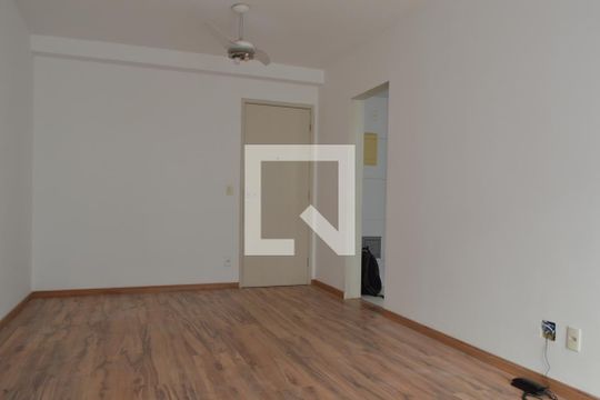 Sala de apartamento para alugar com 2 quartos, 64m² em Pechincha, Rio de Janeiro