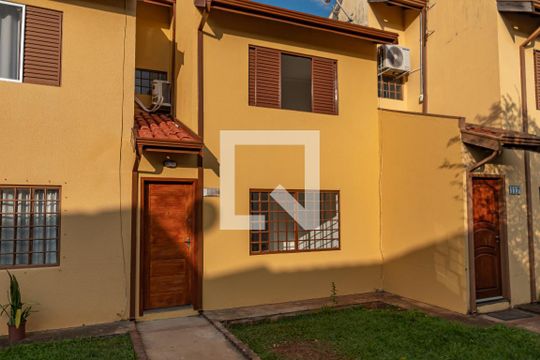 Fachada de casa de condomínio para alugar com 2 quartos, 60m² em Residencial Burato, Campinas