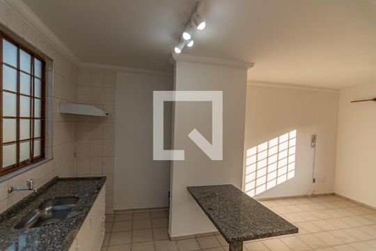 Cozinha de casa de condomínio para alugar com 2 quartos, 60m² em Residencial Burato, Campinas