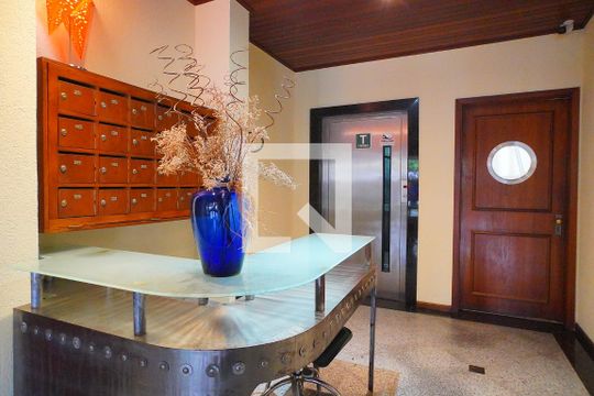 Área comum de apartamento para alugar com 2 quartos, 74m² em Petrópolis, Porto Alegre