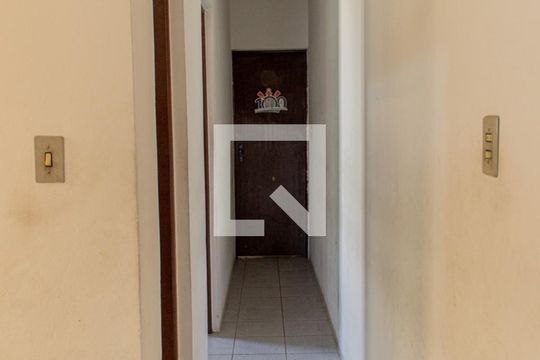 Corredor de casa à venda com 3 quartos, 109m² em Vila Palmeiras, São Paulo