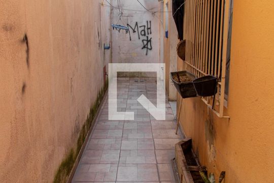 Quintal de casa à venda com 3 quartos, 109m² em Vila Palmeiras, São Paulo
