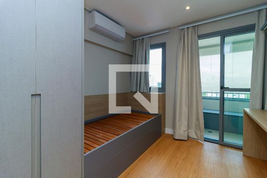 Studio de kitnet/studio para alugar com 1 quarto, 19m² em Jardim das Acacias, São Paulo