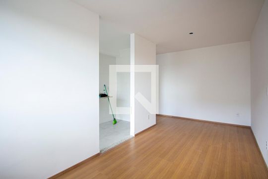 Sala de apartamento para alugar com 2 quartos, 46m² em Colubande, São Gonçalo