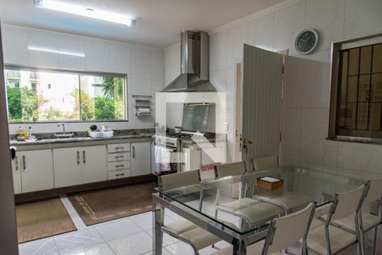 Cozinha de casa à venda com 4 quartos, 700m² em Vila Mariana, São Paulo