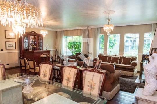 Sala de casa à venda com 4 quartos, 700m² em Vila Mariana, São Paulo