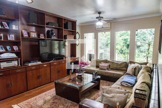 Sala de tv de casa à venda com 4 quartos, 700m² em Vila Mariana, São Paulo