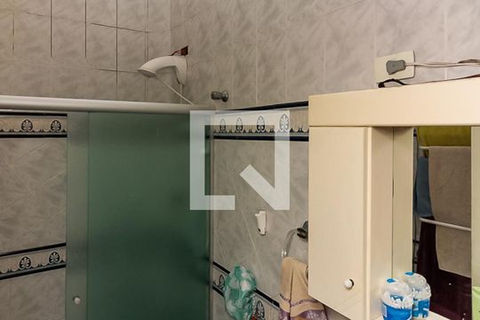 Banheiro Social de casa à venda com 2 quartos, 120m² em Santana, São Paulo