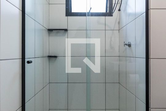Banheiro de kitnet/studio para alugar com 1 quarto, 26m² em Jardim Panorama, São Paulo