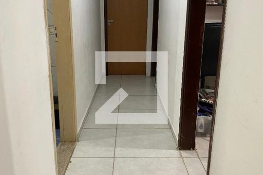 Corredor de casa para alugar com 4 quartos, 180m² em Vila Barcelona, Sorocaba
