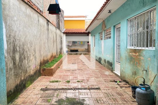 Quintal de casa para alugar com 4 quartos, 180m² em Vila Barcelona, Sorocaba
