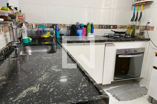 Cozinha de casa para alugar com 4 quartos, 180m² em Vila Barcelona, Sorocaba